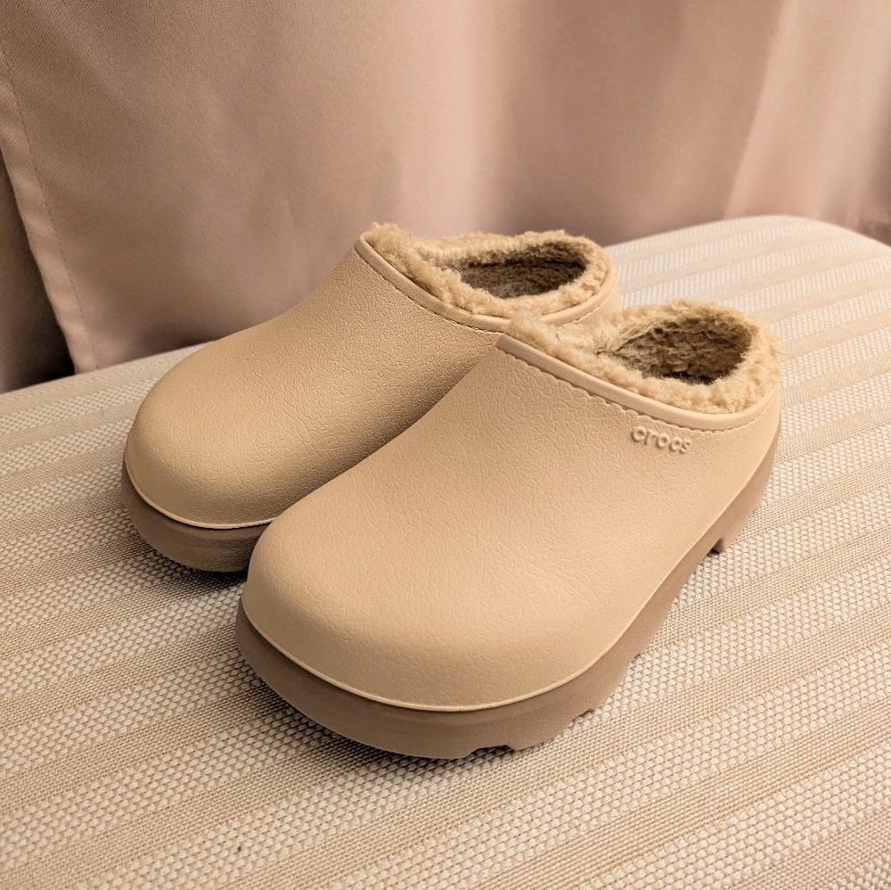 Crocs- Dylan Lined Clog